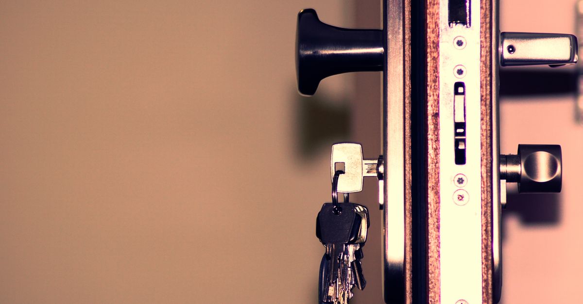 Hourly Rate or Flat Fee? How Bronx Locksmiths Actually Charge — Fordham Locksmith Bronx