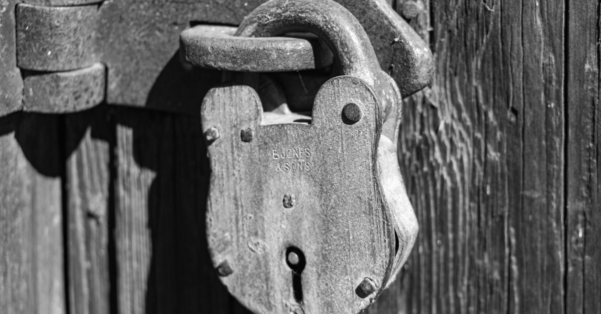 Why Broken Locks at Night Demand a True 24/7 Locksmith — Fordham Locksmith Bronx